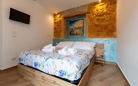 Pasitea Rooms